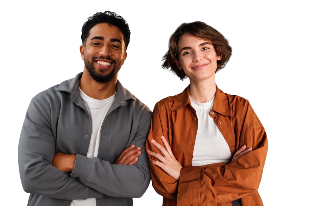 Deux apprenants Elitek souriants, bras croisés